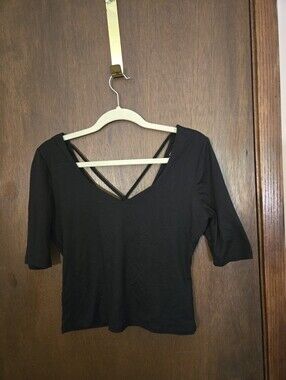 Almost Famous Black V-Neck Short Sleeve Crop Top with Crisscross Straps Large
